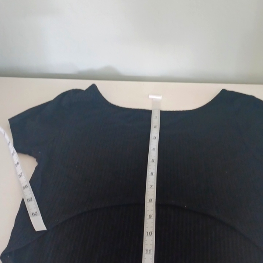 Small black Redfox crop top - Picture 6 of 6